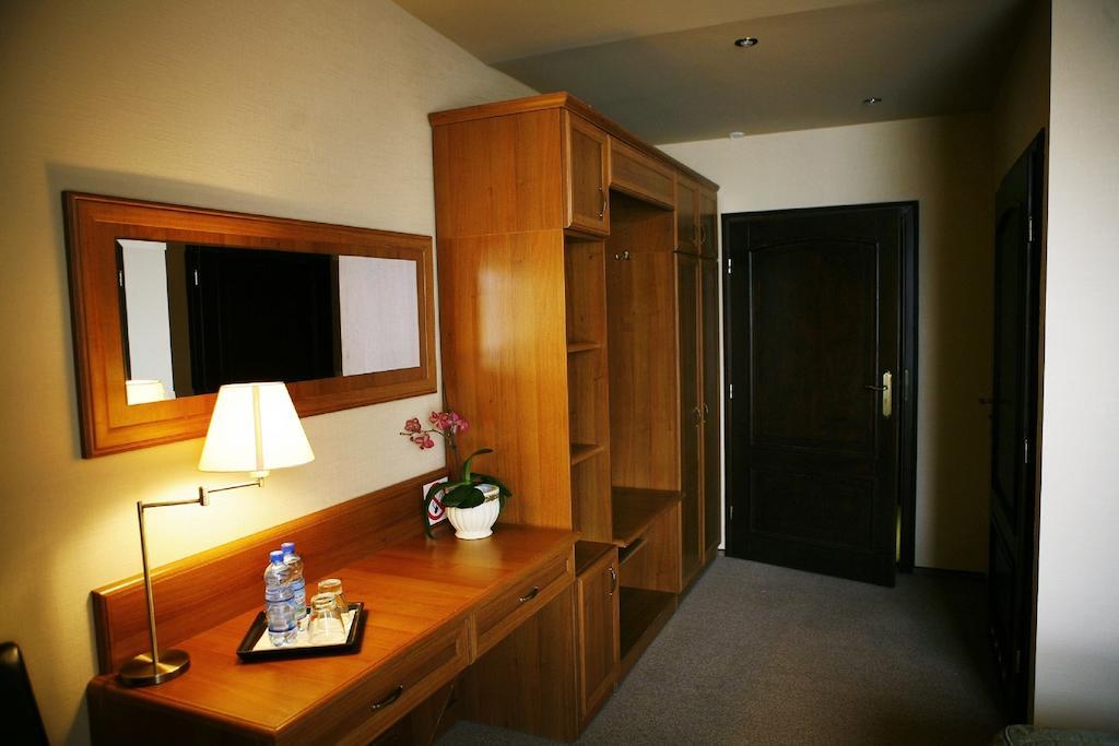 Hotel Zorza Namysłów Rum bild